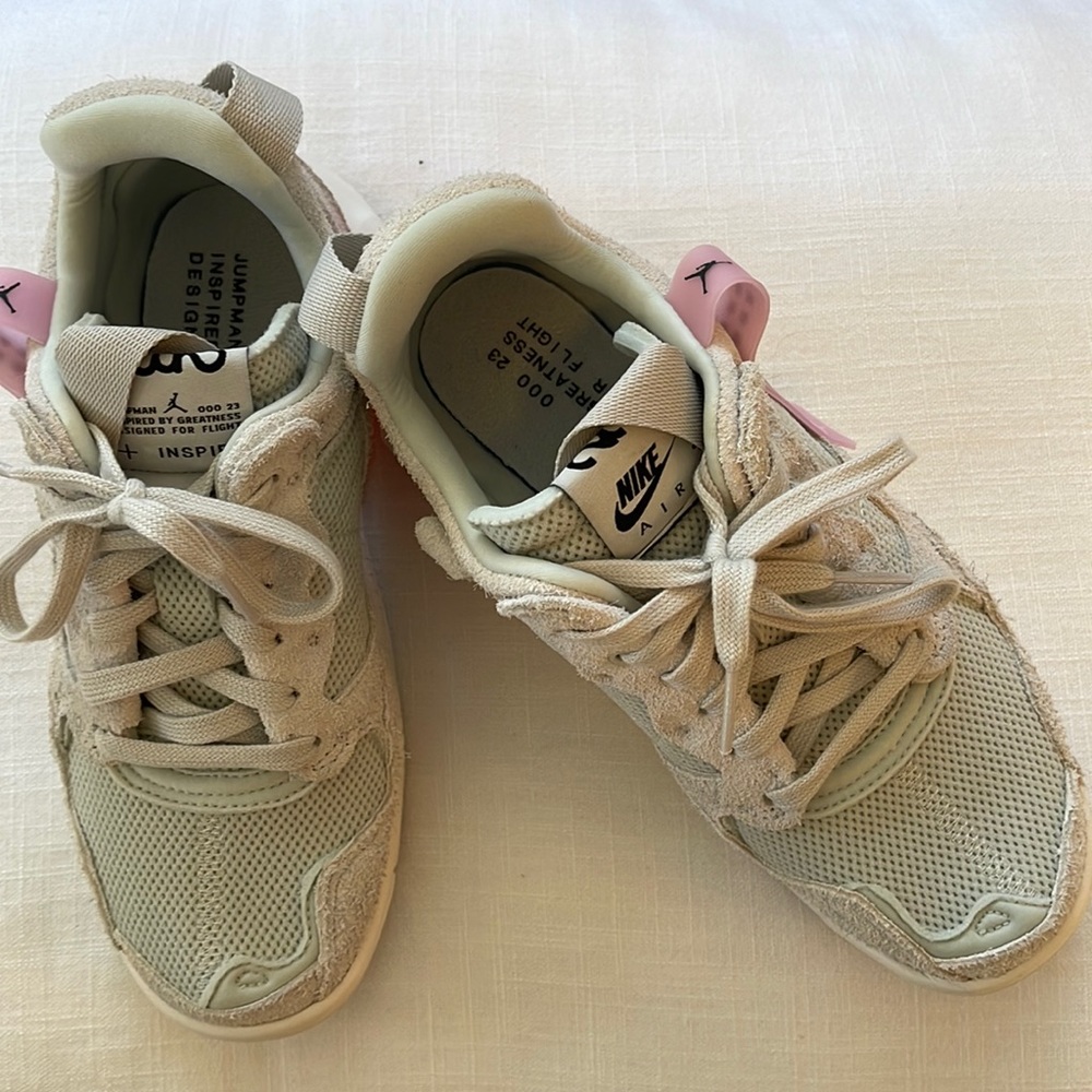 Women’s Jordan sneakers